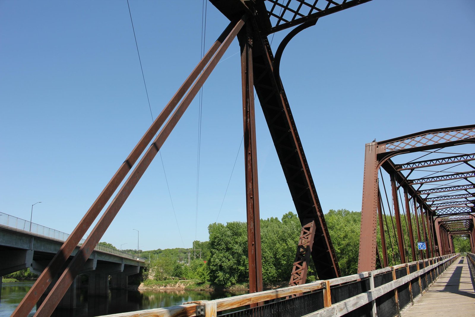 Endpost, south span (span #1)